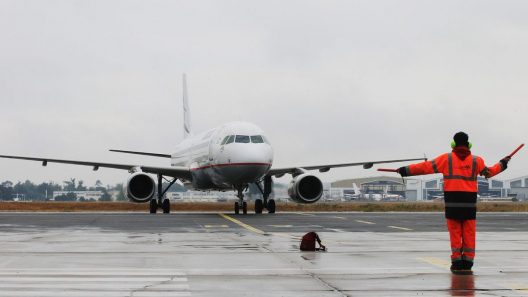 Aéroport de Bordeaux, nuisances sonores, vols de nuit, couvre-feu, seuil acoustique, riverains, aviation silencieuse, réglementation aérienne, préfecture Gironde, transition écologique