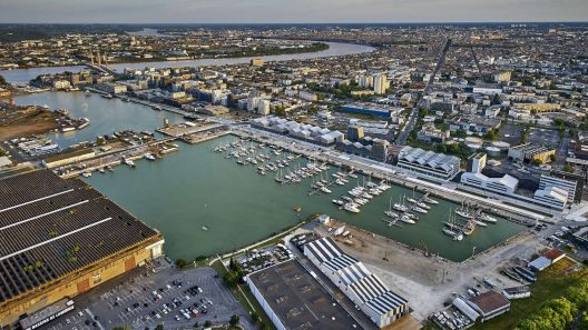 Bassins à flot, Projet de parc Bordeaux, Poumon vert urbain, Grand port maritime de Bordeaux, Conflit urbanisme Bordeaux, Développement durable Bordeaux, Associations locales Bassins à flot, Tribunal administratif Bordeaux, Tensions aménagement urbain, Zones vertes et urbanisation, Controverse espace vert Bordeaux, Avenant transfert de gestion, Activités polluantes GPMB, Aménagement urbain Bordeaux Métropole, Projet de parc abandonné,