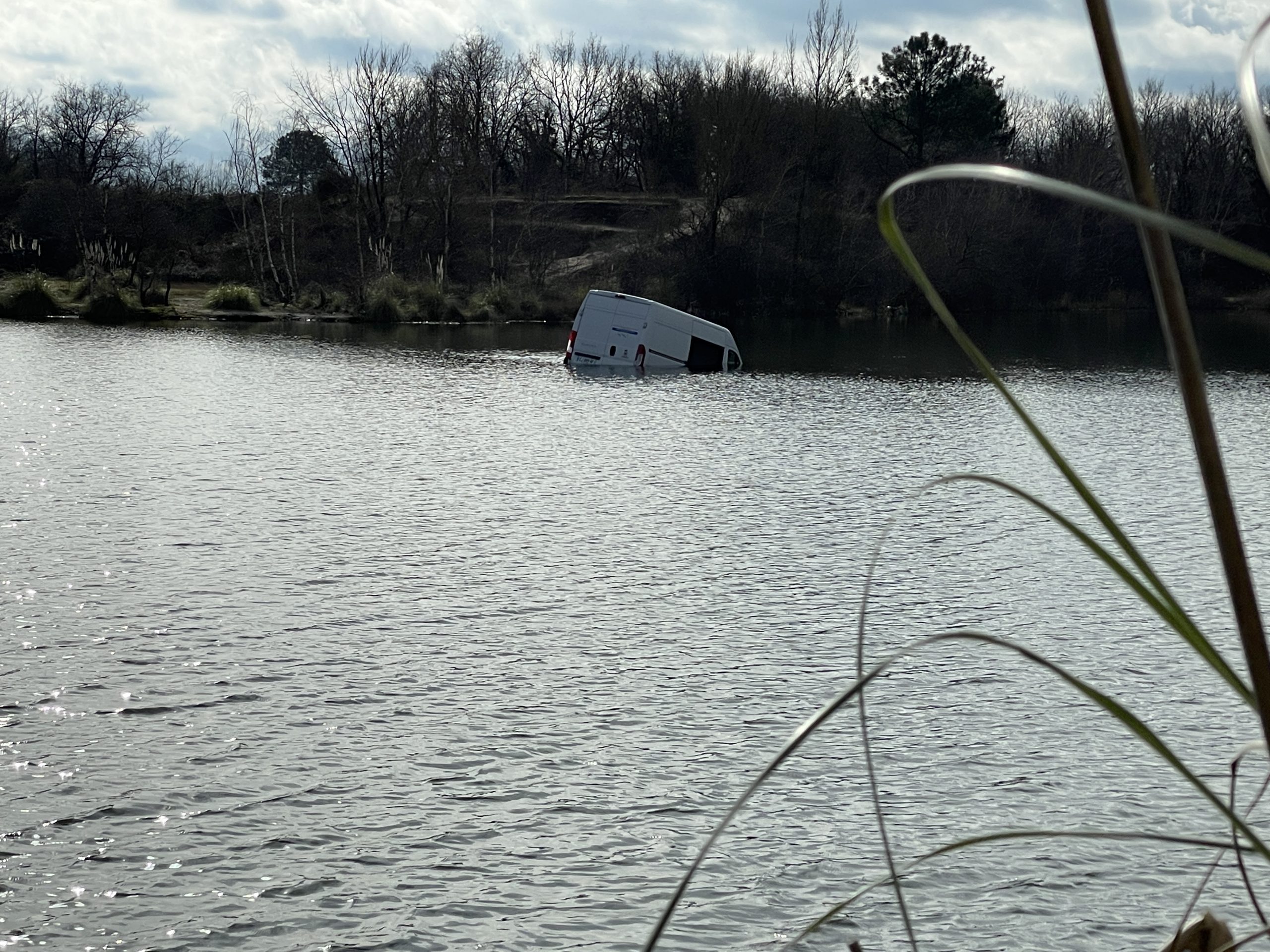 camion dans lac Parempuyre