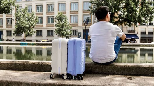 consigne automatique Bordeaux, dépôt bagages sécurisé, consigne clés Bordeaux, gestion Airbnb Bordeaux, service de stockage voyageur, innovation tourisme Bordeaux, sécurité clés location, service bagages centre-ville, solutions hôtellerie Bordeaux, Lucky Locker Bordeaux,