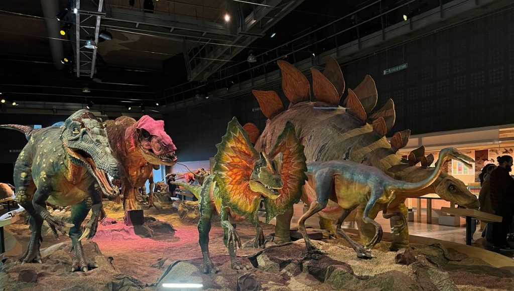 Dinosaures à Cap Sciences : un voyage immersif au temps des géants préhistoriques