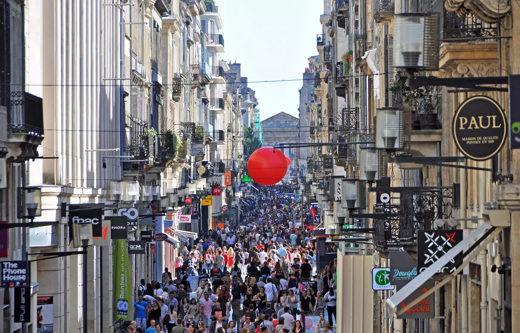 Bordeaux, championne des rues piétonnes : un tournant urbain en marche