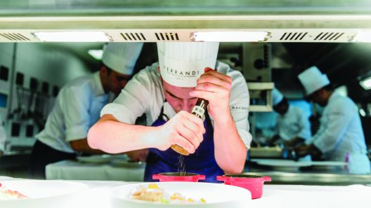 Histoire de Saucer : le restaurant éphémère où les étudiants de FERRANDI subliment la cuisine française