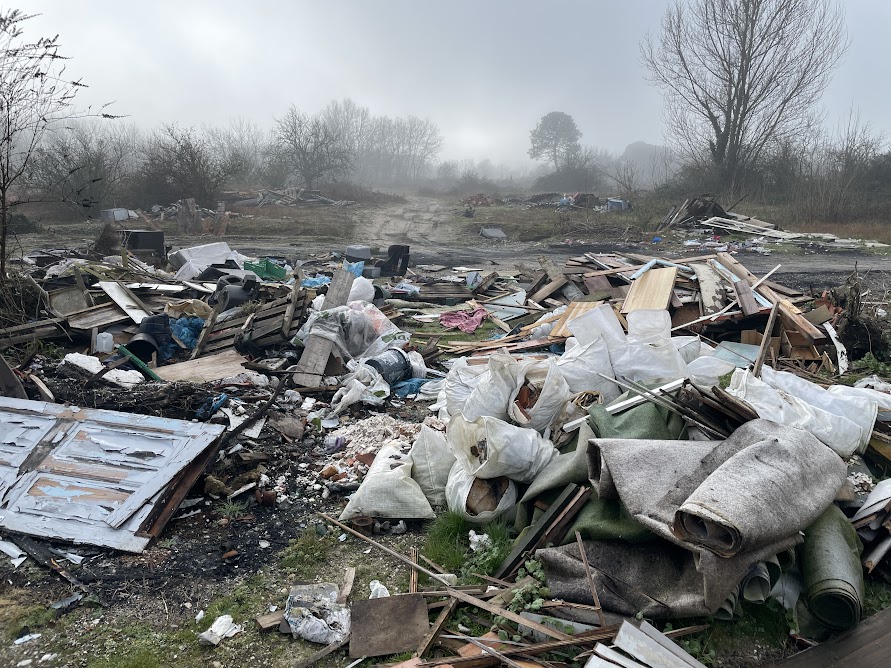 Lacs de Parempuyre : une décharge à ciel ouvert aux portes de Bordeaux