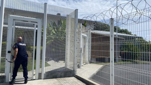 Mérignac : le futur centre de rétention administrative dévoilé, entre nécessité étatique et contestation locale