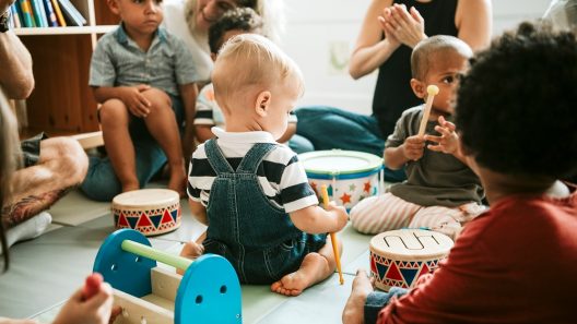 Coût des crèches : à Bordeaux, des mères contraintes de quitter le marché du travail