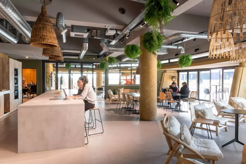 Bordeaux : découvrez les espaces de coworking idéaux pour travailler et créer