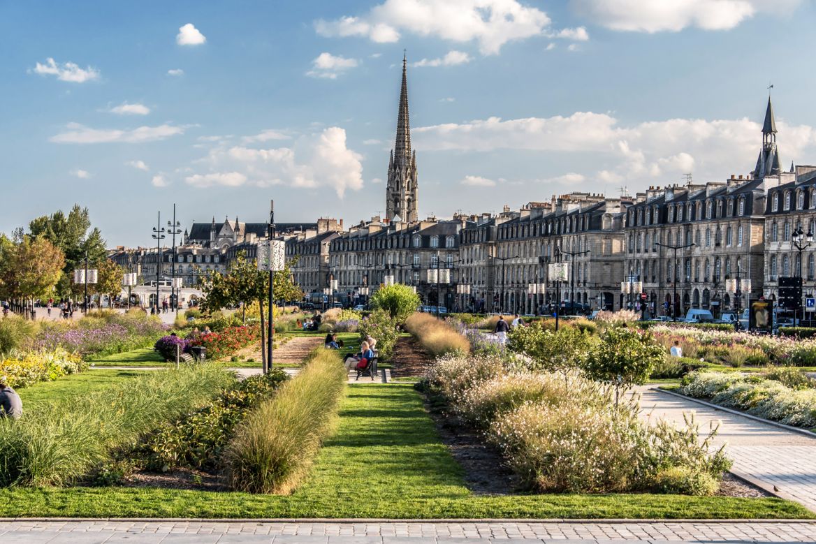 « Quand Bordeaux se réinvente » : un ouvrage pour comprendre les mutations urbaines d’aujourd’hui et de demain