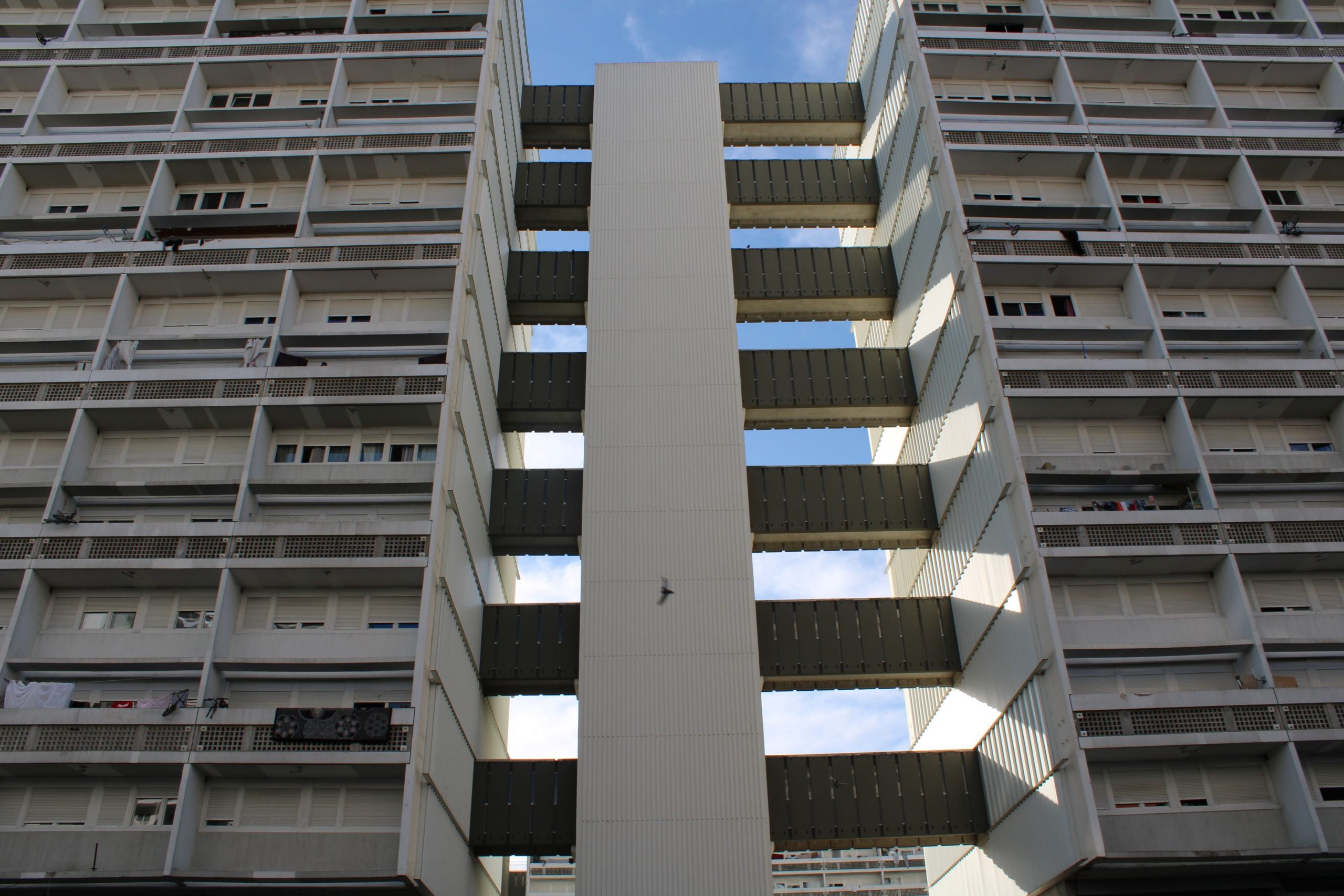 Bordeaux : des policiers visés par des projectiles lors d’une intervention aux Aubiers