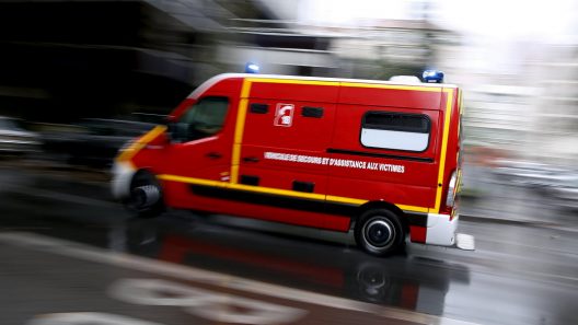 Bordeaux : Un conducteur sous influence provoque un accident et agresse un pompier