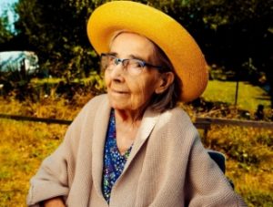 Deux expositions réalisées avec des personnes âgées en famille d’accueil