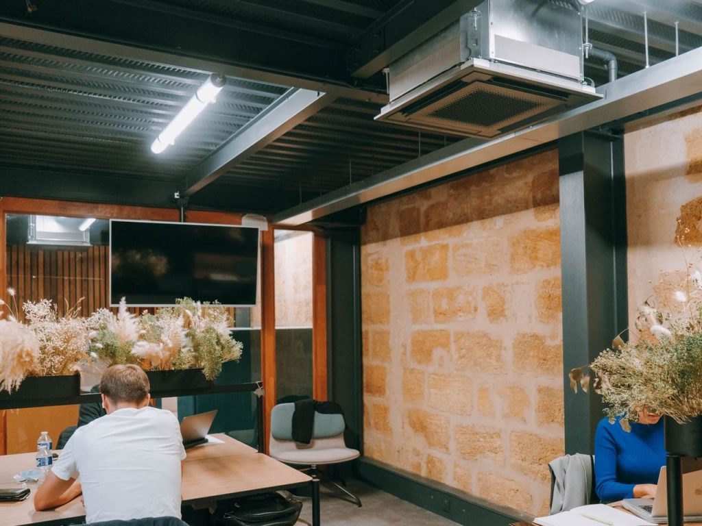 Bordeaux : découvrez les espaces de coworking idéaux pour travailler et créer
