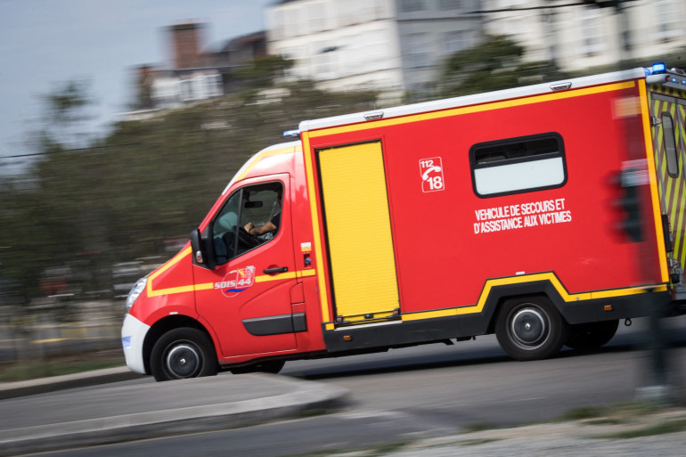 Belin-Béliet : Violente collision entre une moto et une voiture, deux jeunes en urgence absolue