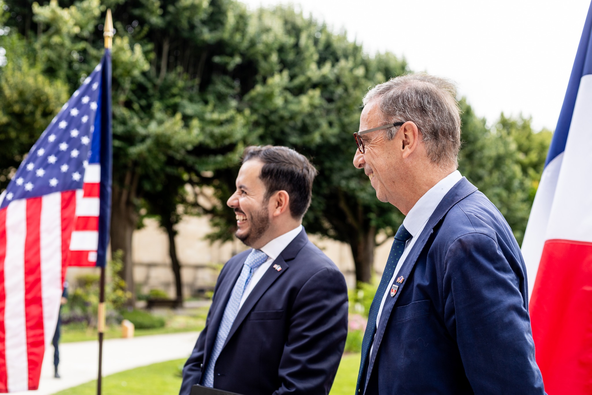 Fermeture du consulat américain à Bordeaux : une décision contestée sur le plan diplomatique et juridique