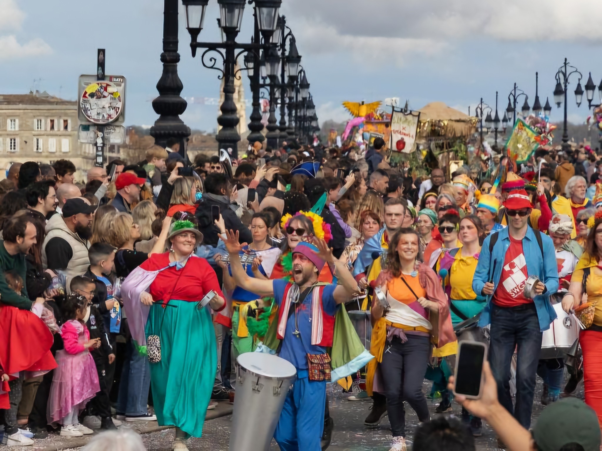 Bordeaux : des commentaires racistes entachent le Carnaval des Deux Rives