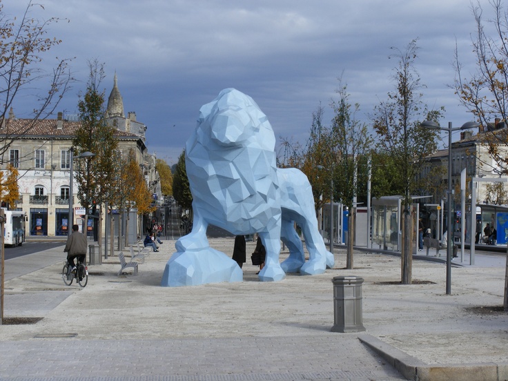 Bordeaux : la place Stalingrad s'offre un nouveau visage pour les 20 ans du Lion bleu