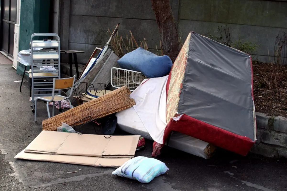 Dépôts sauvages : Artigues-près-Bordeaux serre la vis avec des amendes allant jusqu'à 1 500 euros