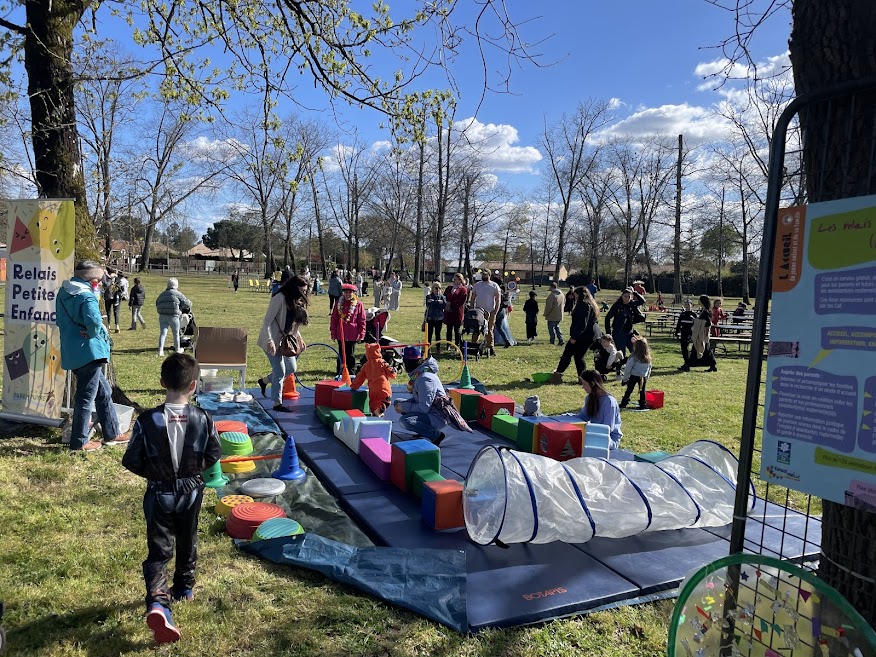 Tambours, couleurs et sourires : le carnaval de Parempuyre enchante petits et grands
