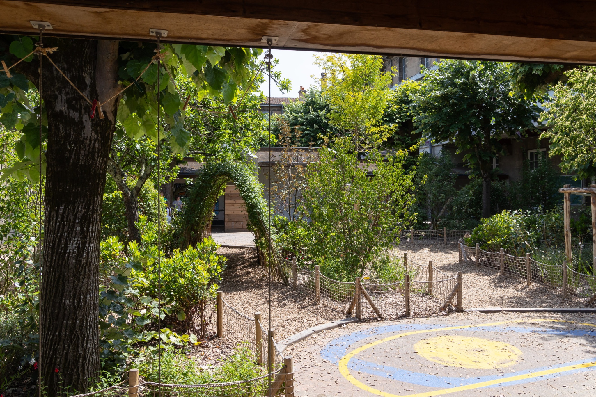 La ville de Bordeaux ouvre ses cours d'école le samedi pour combler son manque d'espaces verts