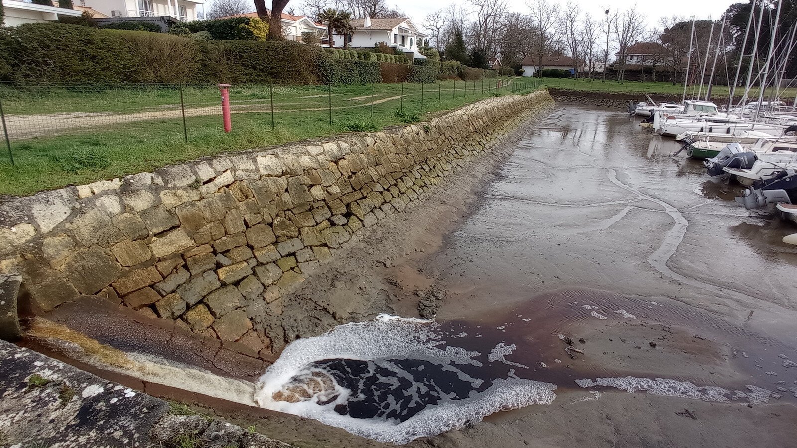 Bassin d’Arcachon : la justice saisie contre des "permis de polluer"
