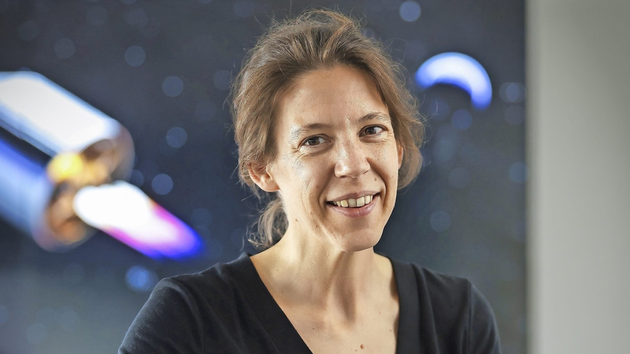 L'exploration humaine de l'eau lunaire : enjeux et perspectives selon Hélène Huby