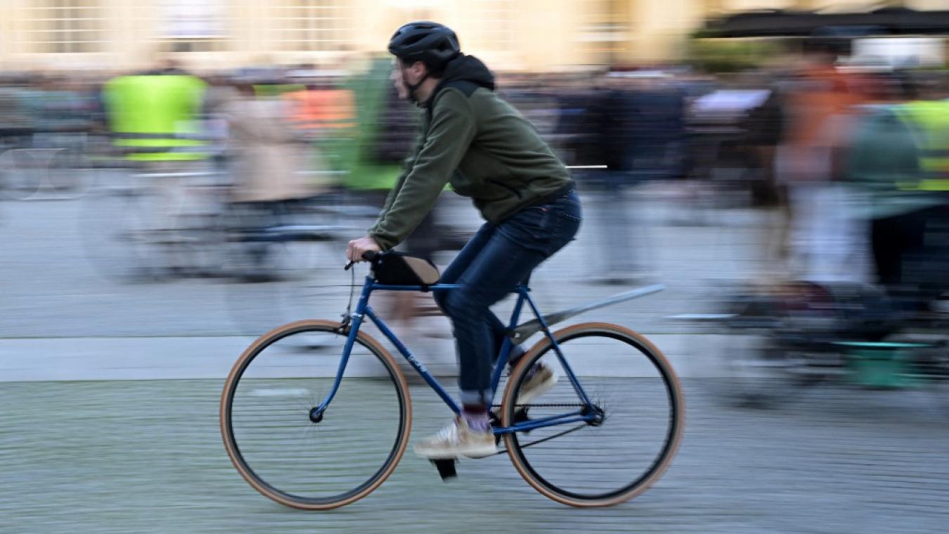 Cyclistes verbalisés à Bordeaux : les assos dénoncent un deux poids, deux mesures