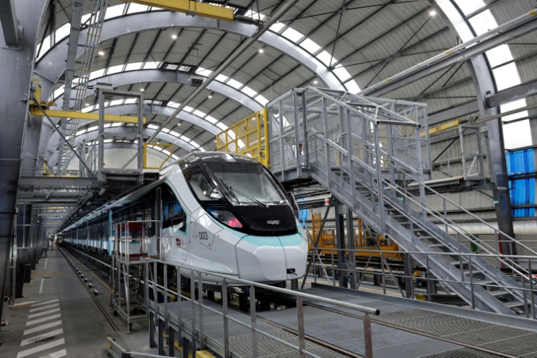 Les nouvelles rames « Oxygène » remplaceront les vieux Corail sur les lignes Paris-Clermont et POLT dès 2026