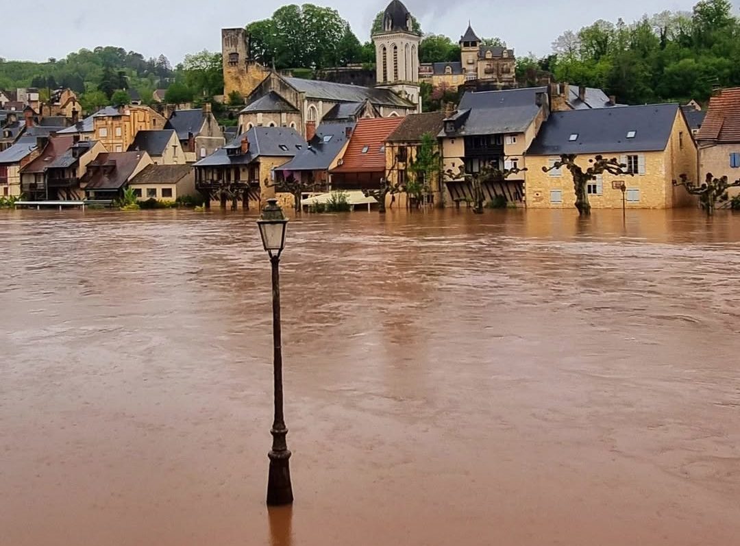 Crues de Pâques : la Dordogne les pieds dans l’eau
