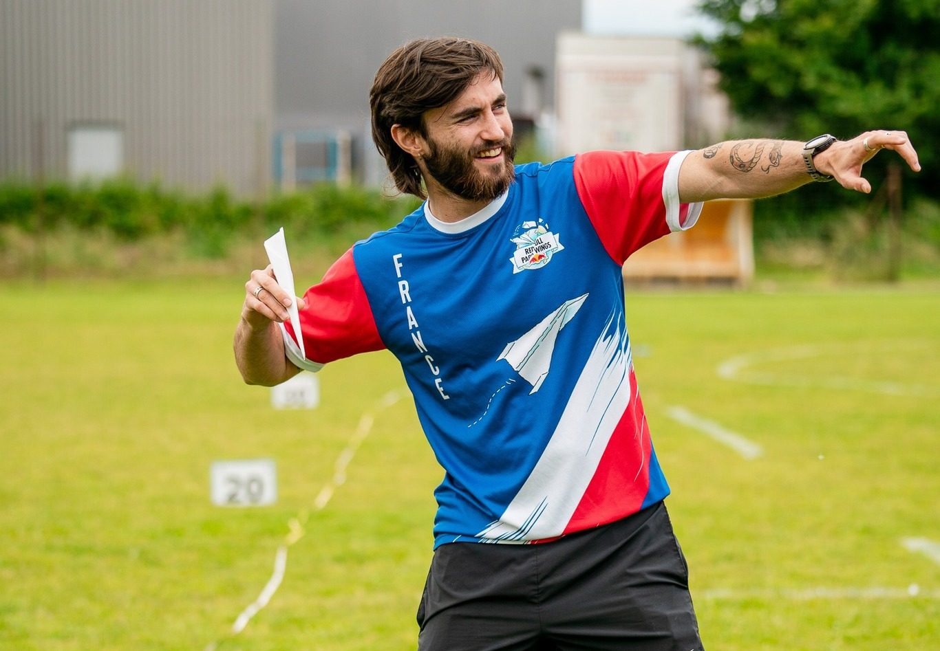 Echange avec Le Rotary Club Mérignac, organisateur du Championnat du monde de lancer d’avions en papier