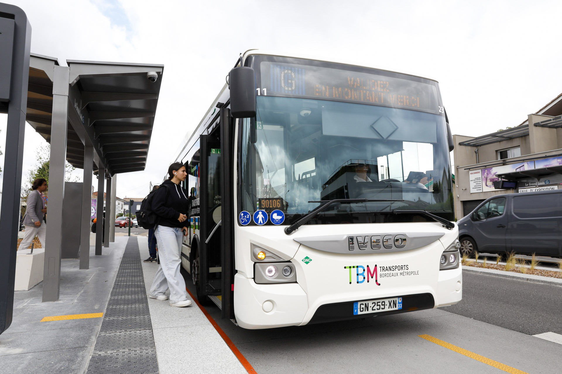 Bus express G : pourquoi les bus électriques se font attendre à Bordeaux