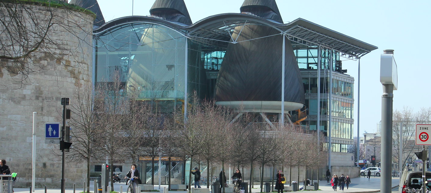 Bordeaux : L’Austra gagne son bras de fer contre l’État, 165 000 euros à la clé