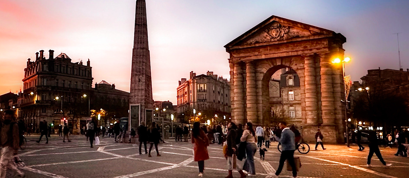 Bordeaux : un adolescent poignardé en pleine rue, l’agresseur toujours en fuite
