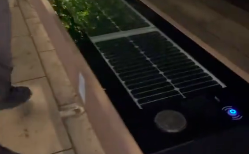 Bordeaux : les bancs connectés peinent à convaincre les passants