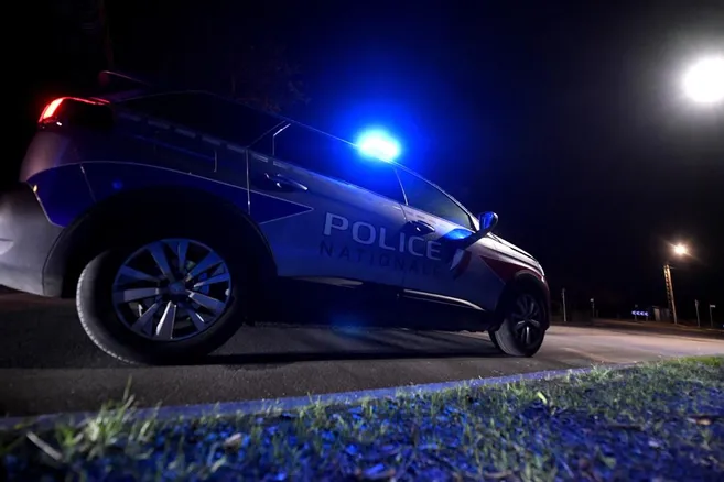 Floirac : impacts de balle sur une voiture et une maison dans la nuit