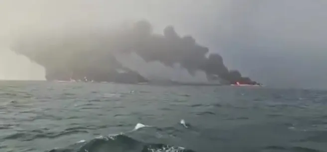 Panique en mer au large de la Gironde : deux marins secourus après l’incendie de leur bateau