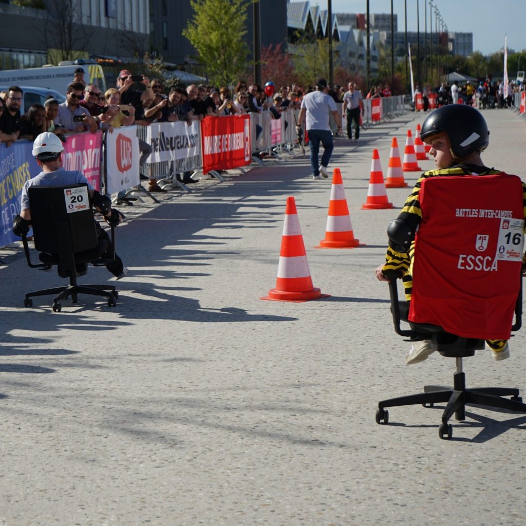 Des chaises de bureau en guise de bolides : Bordeaux remet ça et on adore!