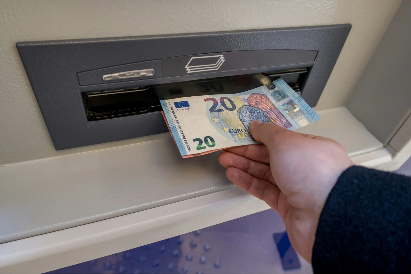 À découvert dès le 10 : rencontre avec Lucie à Bègles, "À partir du 7 ou 8, je commence à me priver de tout"