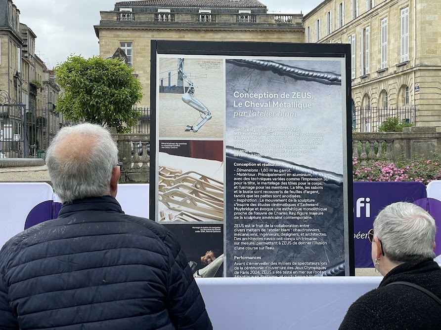 Zeus, le cheval mécanique des JO attire les foules à Bordeaux