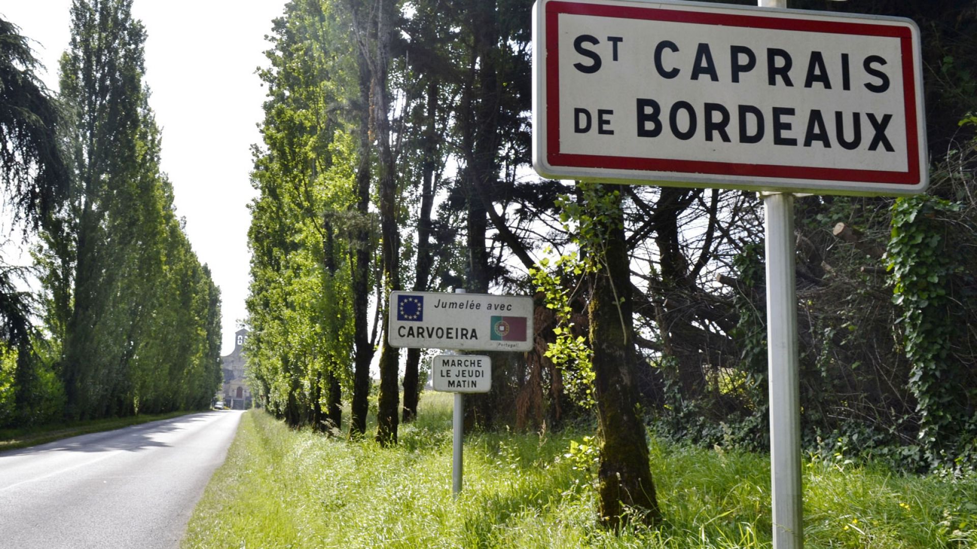 RD121e8 : passage à sens unique à Saint-Caprais-de-Bordeaux