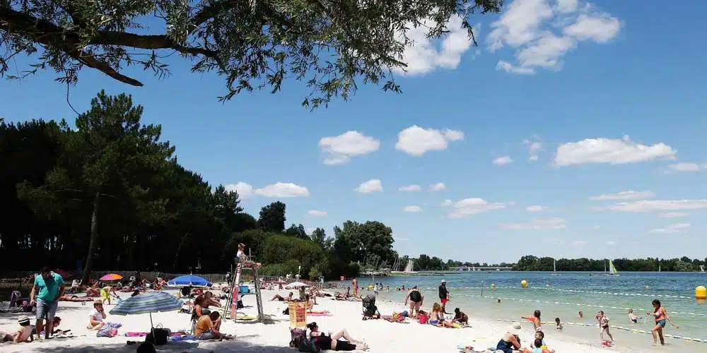 Plage de Bordeaux-Lac : sable, baignade et activités gratuites tout l’été