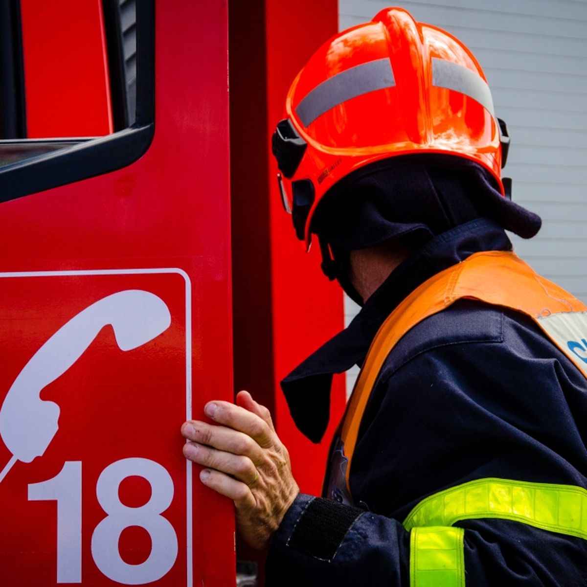 Incendie à Bordeaux : feu maîtrisé dans un magasin de trottinettes, onze personnes évacuées