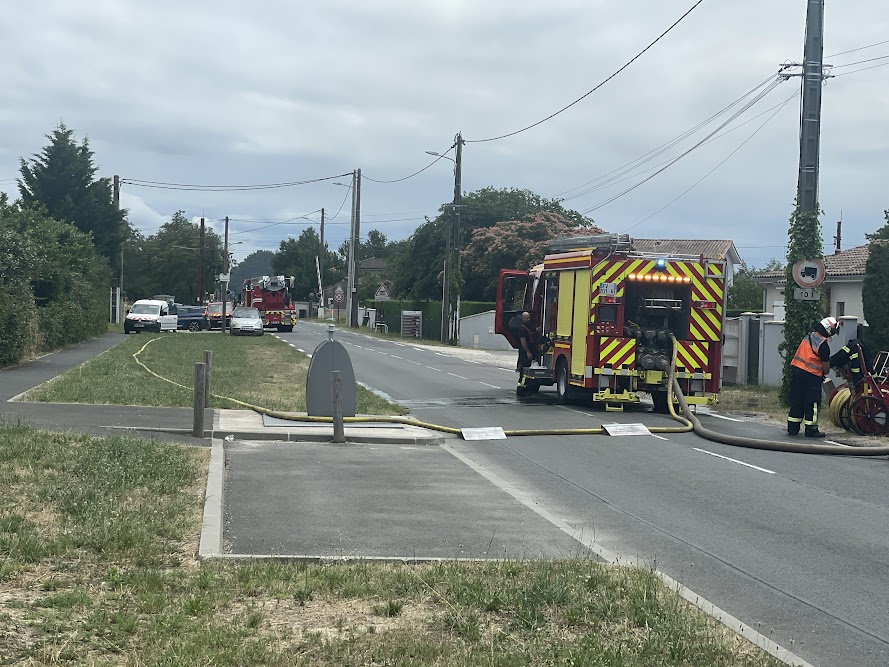 Incendie en cours derrière la gare de Parempuyre : un cabanon en flammes, la boutique Emmaüs fermée ce jeudi