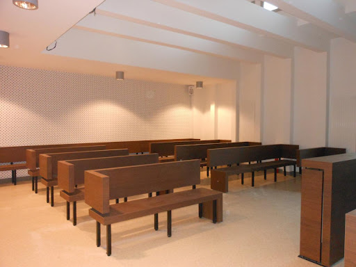 Tribunal d’Arcachon : un sans-abri s’enchaîne pour dénoncer son expulsion