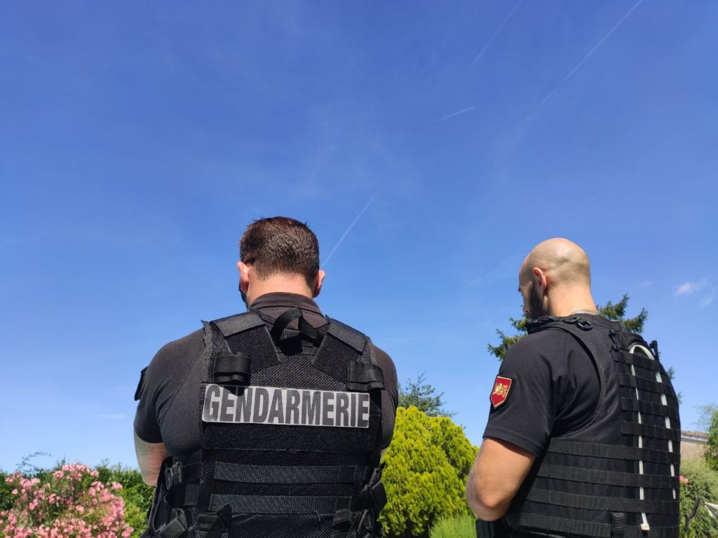 Saint-Jean-d’Illac : un homme armé ouvre le feu sur les gendarmes
