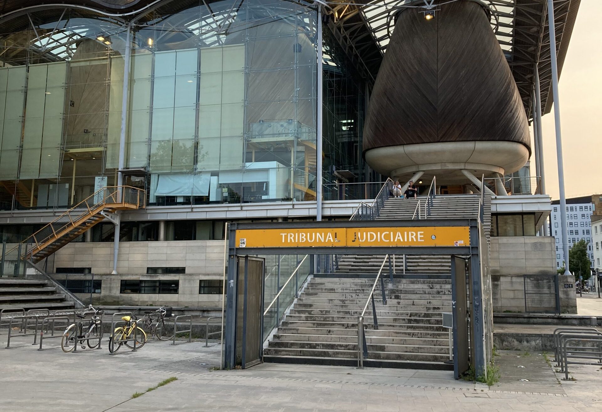 Procès d’un ancien huissier au Cap Ferret : le tribunal prononce la relaxe