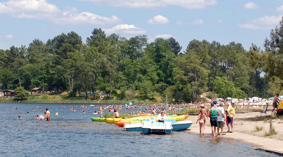 Hostens rouvre sa plage après avis sanitaire favorable