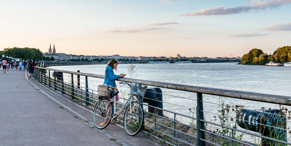 Bordeaux rêve de baignade dans la Garonne : deux pistes sur la table