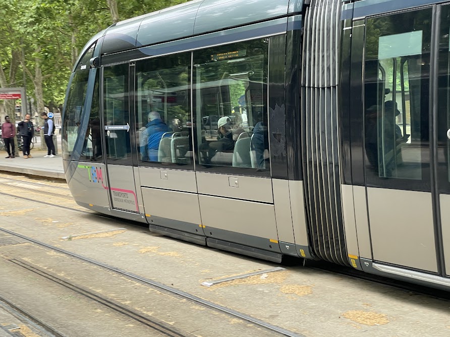 Bordeaux : travaux nocturnes sur la ligne B, bus de remplacement prévus