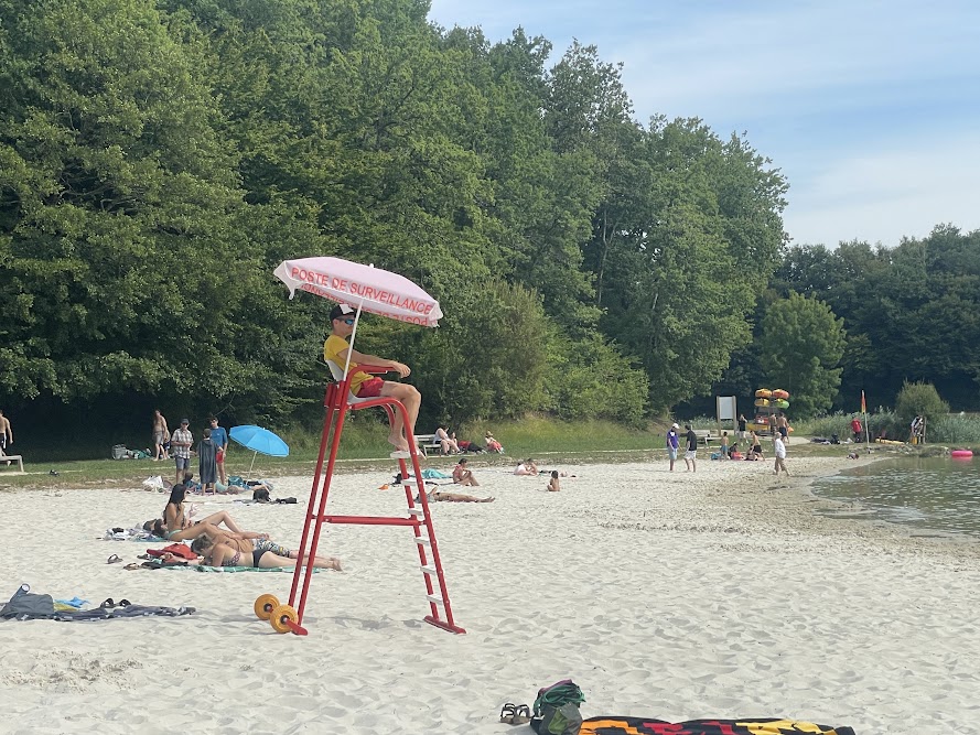 Été en Gironde : Baignade tranquille à Blasimon, un coin d’eau planqué, parfait pour les familles