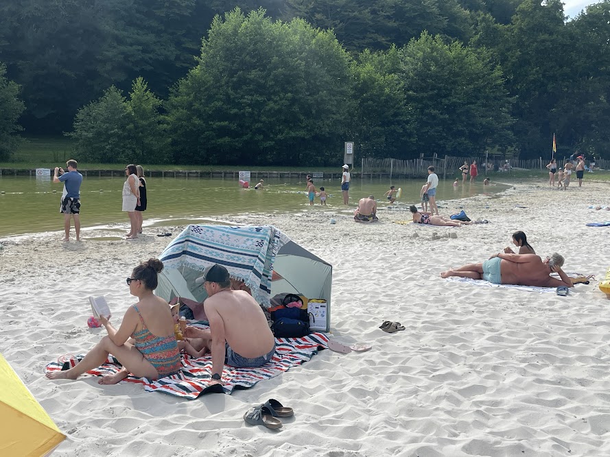 Été en Gironde : Baignade tranquille à Blasimon, un coin d’eau planqué, parfait pour les familles